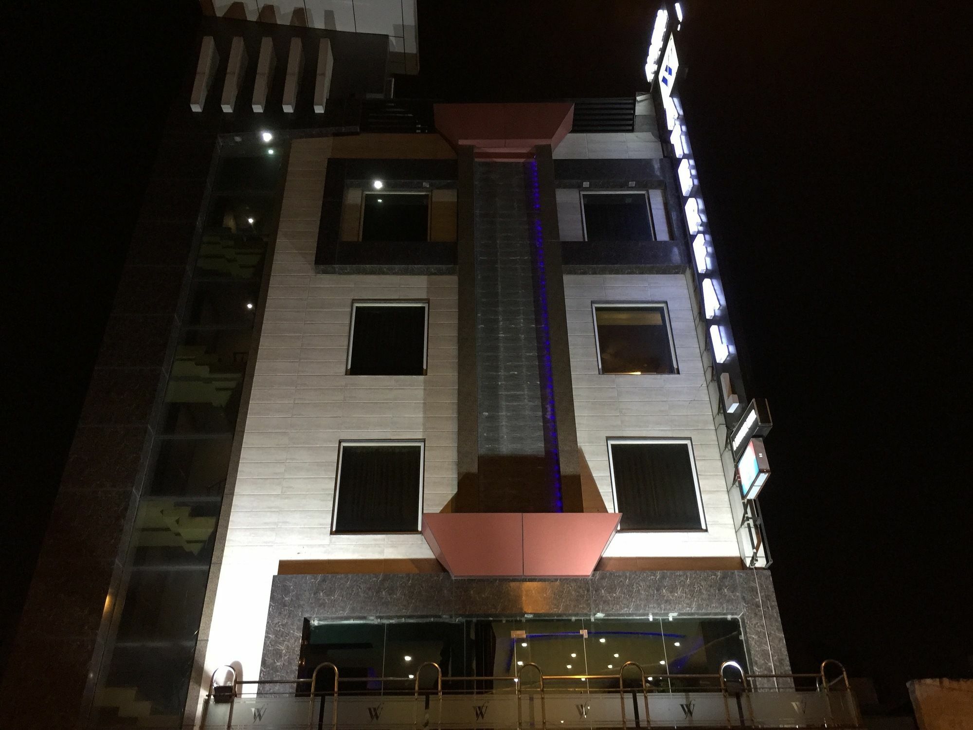 Hotel Waterfall Delhi  Esterno foto