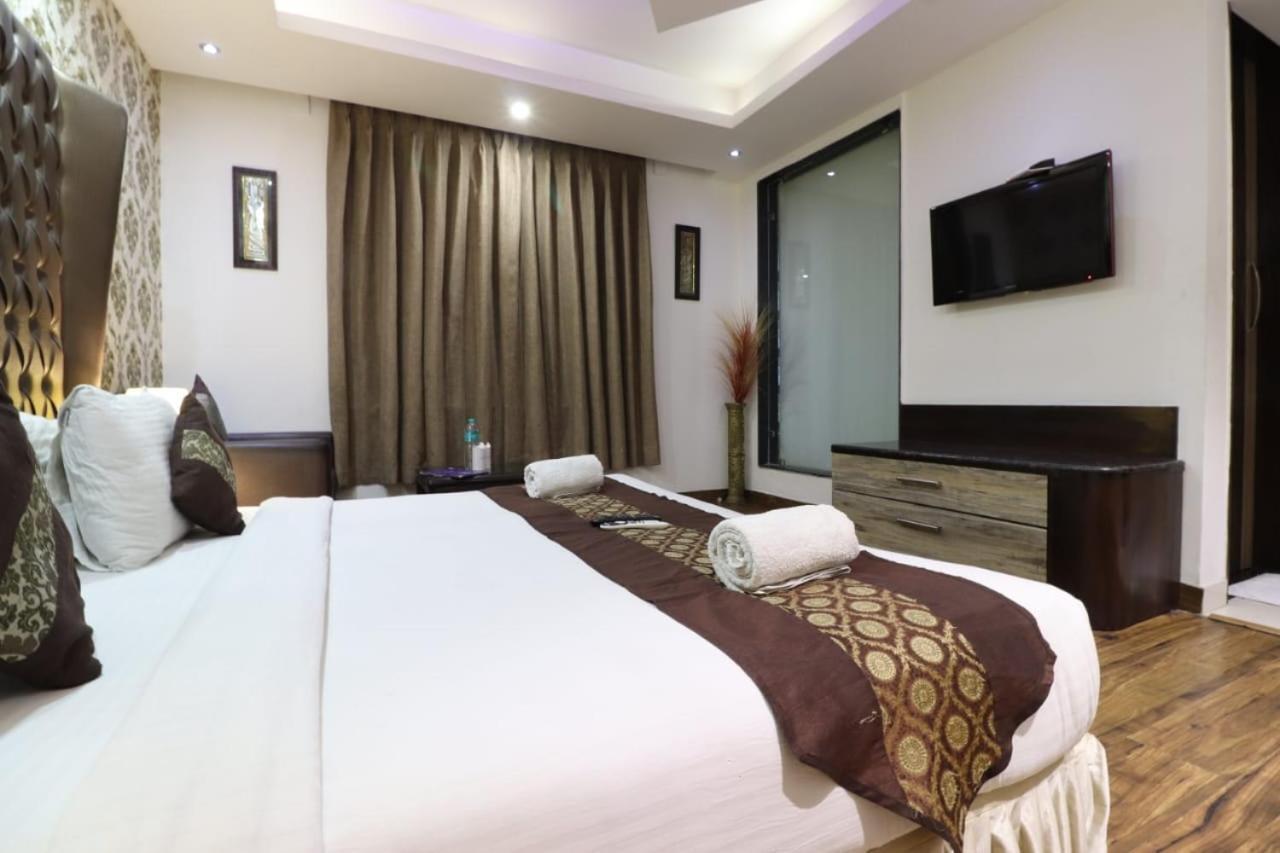 Hotel Waterfall Delhi  Esterno foto