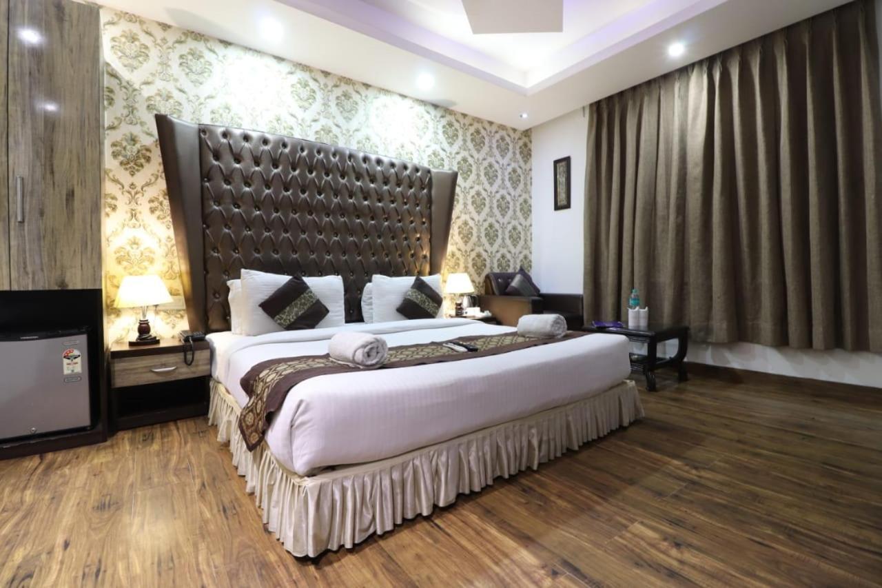 Hotel Waterfall Delhi  Esterno foto