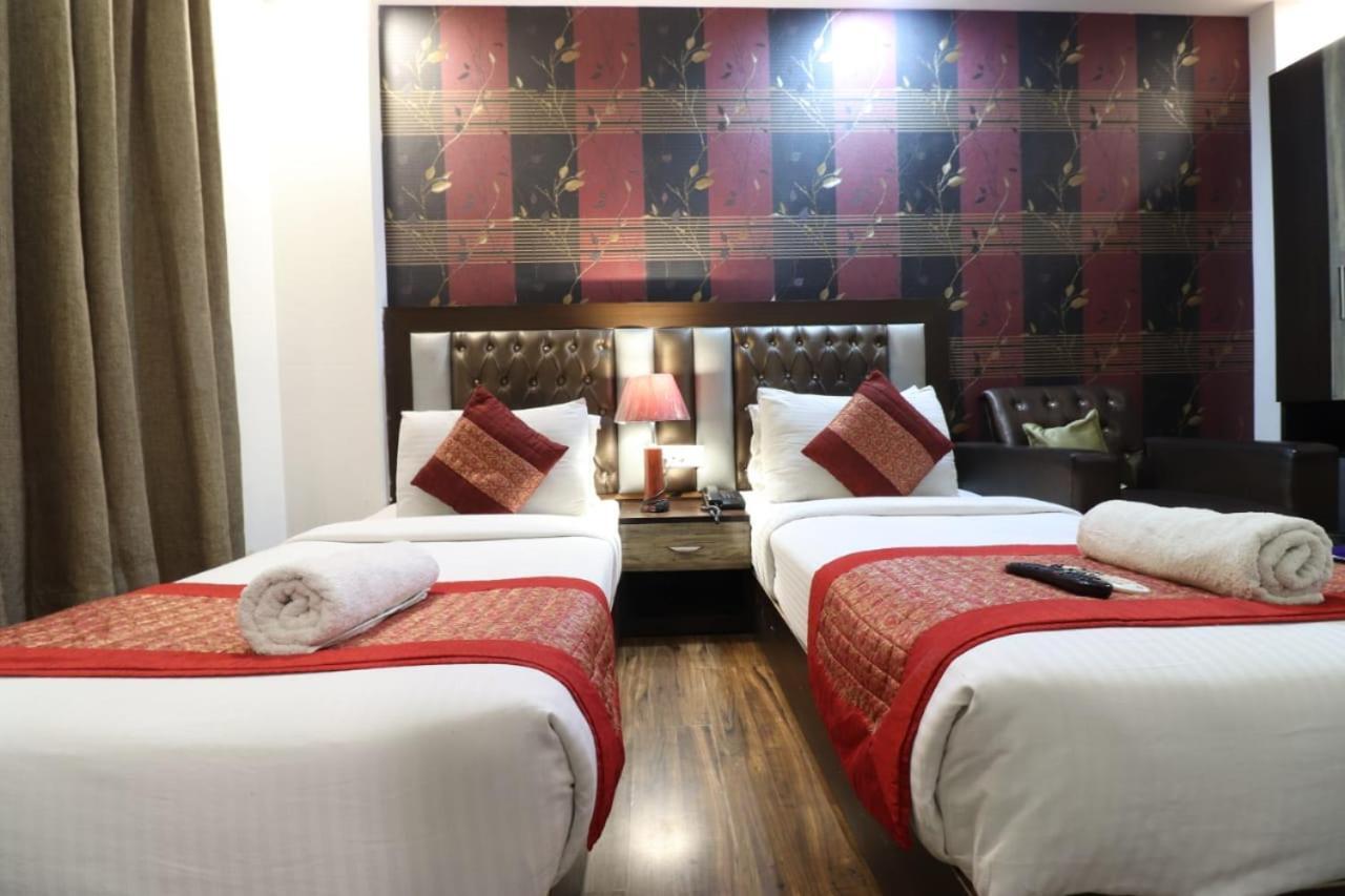 Hotel Waterfall Delhi  Esterno foto