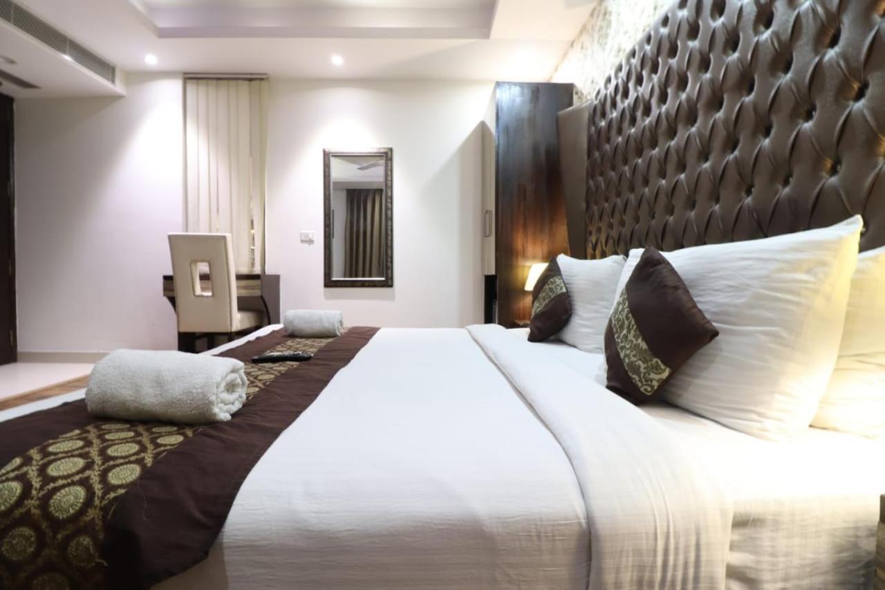 Hotel Waterfall Delhi  Esterno foto