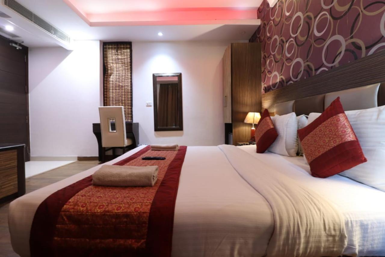 Hotel Waterfall Delhi  Esterno foto